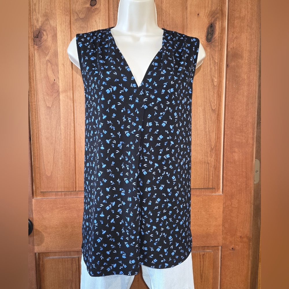 41 Hawthorn Black and Blue Floral‎ Blouse